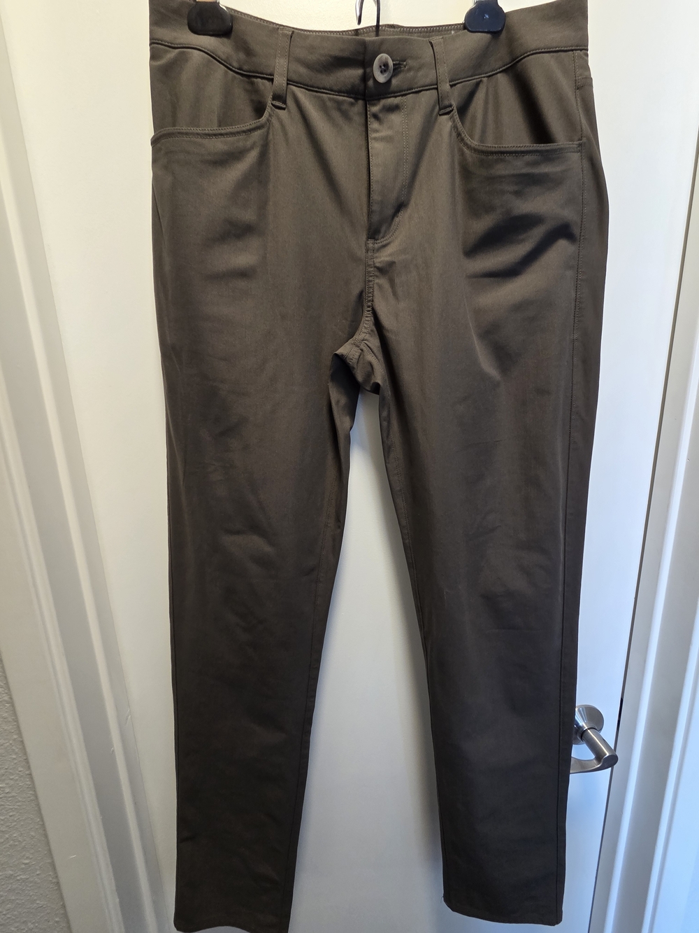 Vuori Olive Slim Stretch Chinos